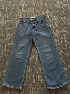 Hollister Straight-Leg Women’s Jeans in Medium Blue Wash